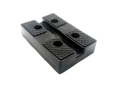 Launch 4 Holes — Bolt-on pad, 113 × 90 mm