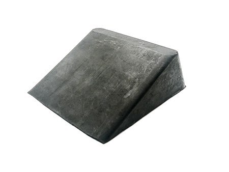 Passenger Car Wheel Chock — Solid rubber wheel chock, 150 × 140 × 70 mm